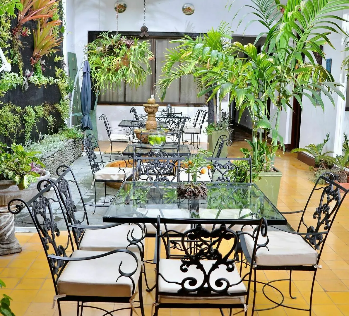 ****  Hotel Boutique Portón De Granada Cali Colombia