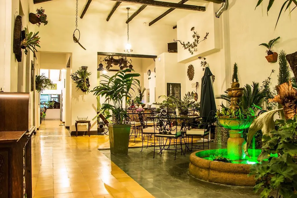 Hotel Boutique Porton De Granada Cali
