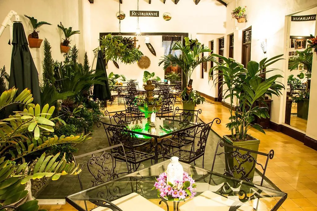 Hotel Boutique Porton De Granada Cali