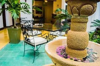 Hotel Boutique Porton De Granada Cali